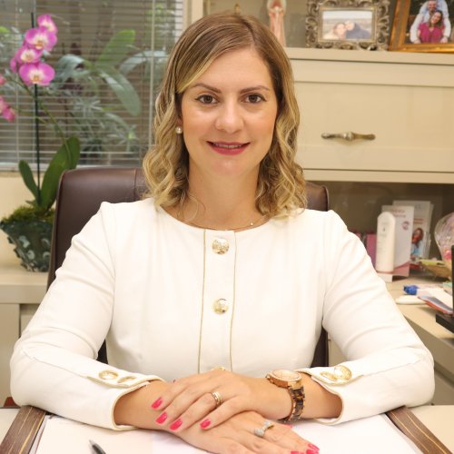 Dra. Cristiane Navarro Pereira Colombo