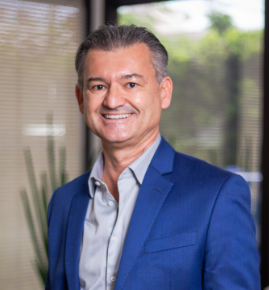 Dr. Oscar Barreiros